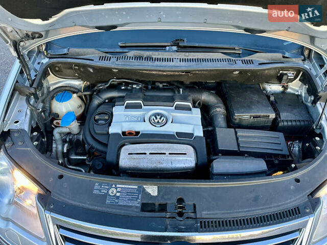 Сірий Фольксваген Туран, об'ємом двигуна 1.4 л та пробігом 248 тис. км за 7500 $, фото 42 на Automoto.ua