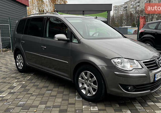 Сірий Фольксваген Туран, об'ємом двигуна 1.97 л та пробігом 302 тис. км за 8000 $, фото 2 на Automoto.ua