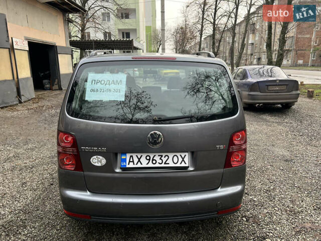 Сірий Фольксваген Туран, об'ємом двигуна 1.39 л та пробігом 208 тис. км за 7200 $, фото 4 на Automoto.ua