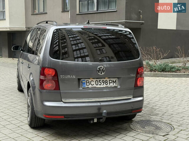 Серый Фольксваген Туран, объемом двигателя 1.9 л и пробегом 282 тыс. км за 6900 $, фото 7 на Automoto.ua