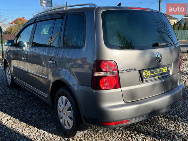 Серый Фольксваген Туран, объемом двигателя 1.39 л и пробегом 242 тыс. км за 7000 $, фото 4 на Automoto.ua