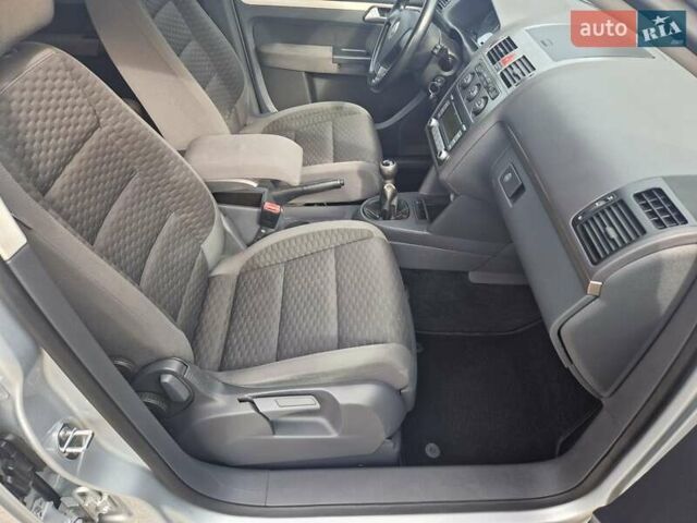 Серый Фольксваген Туран, объемом двигателя 1.39 л и пробегом 211 тыс. км за 6200 $, фото 12 на Automoto.ua