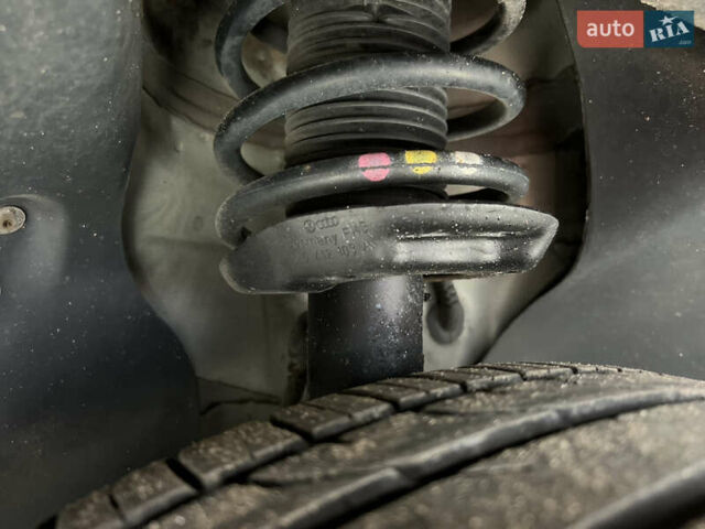 Серый Фольксваген Туран, объемом двигателя 1.6 л и пробегом 217 тыс. км за 8200 $, фото 12 на Automoto.ua