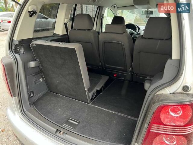 Серый Фольксваген Туран, объемом двигателя 1.6 л и пробегом 262 тыс. км за 6700 $, фото 15 на Automoto.ua