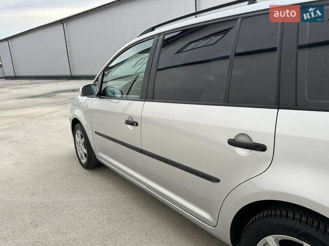 Серый Фольксваген Туран, объемом двигателя 1.6 л и пробегом 215 тыс. км за 6800 $, фото 6 на Automoto.ua