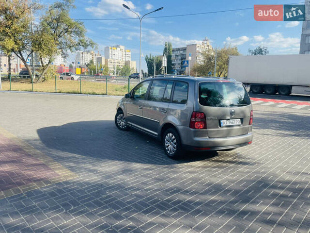 Серый Фольксваген Туран, объемом двигателя 1.39 л и пробегом 220 тыс. км за 4800 $, фото 18 на Automoto.ua