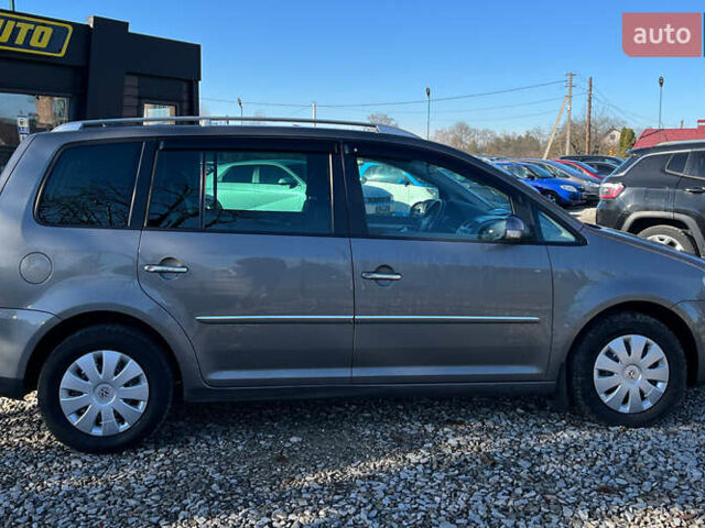 Серый Фольксваген Туран, объемом двигателя 1.39 л и пробегом 242 тыс. км за 7000 $, фото 7 на Automoto.ua
