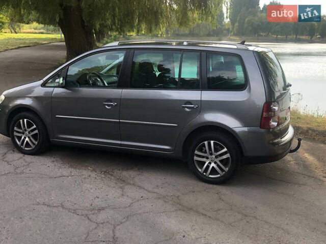 Сірий Фольксваген Туран, об'ємом двигуна 2 л та пробігом 254 тис. км за 6700 $, фото 9 на Automoto.ua