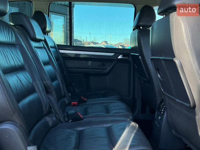 Серый Фольксваген Туран, объемом двигателя 1.39 л и пробегом 242 тыс. км за 7000 $, фото 19 на Automoto.ua