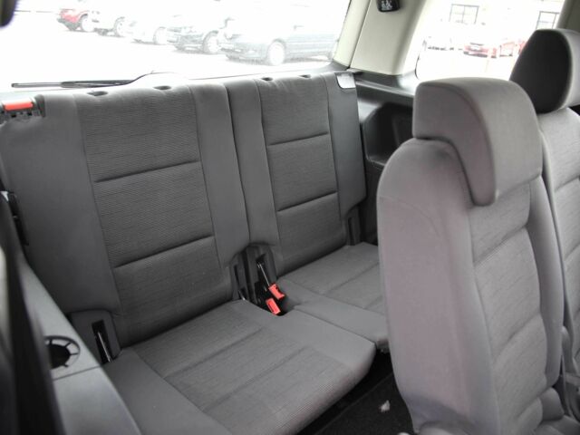 Серый Фольксваген Туран, объемом двигателя 1.6 л и пробегом 218 тыс. км за 8600 $, фото 8 на Automoto.ua