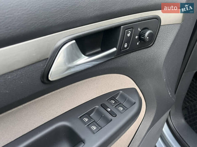 Сірий Фольксваген Туран, об'ємом двигуна 1.4 л та пробігом 48 тис. км за 8999 $, фото 45 на Automoto.ua