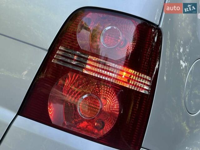 Сірий Фольксваген Туран, об'ємом двигуна 1.6 л та пробігом 230 тис. км за 6800 $, фото 30 на Automoto.ua