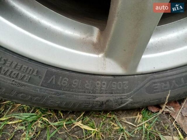 Серый Фольксваген Туран, объемом двигателя 2 л и пробегом 252 тыс. км за 6800 $, фото 14 на Automoto.ua