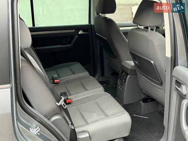 Серый Фольксваген Туран, объемом двигателя 1.6 л и пробегом 251 тыс. км за 6950 $, фото 42 на Automoto.ua