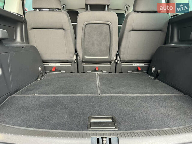 Серый Фольксваген Туран, объемом двигателя 1.6 л и пробегом 217 тыс. км за 8200 $, фото 57 на Automoto.ua