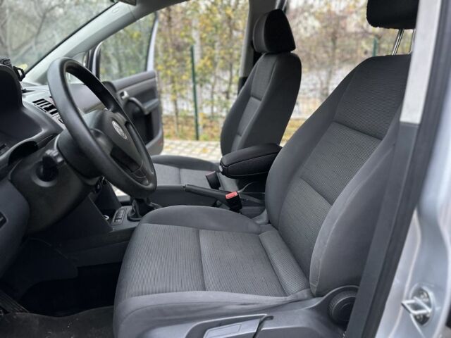 Серый Фольксваген Туран, объемом двигателя 1.6 л и пробегом 215 тыс. км за 6500 $, фото 9 на Automoto.ua