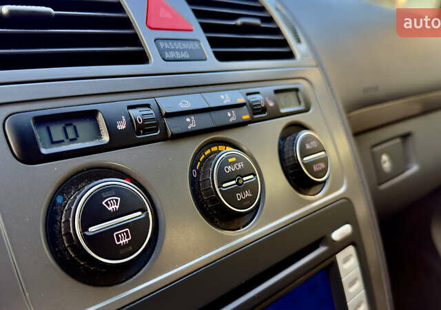 Сірий Фольксваген Туран, об'ємом двигуна 1.6 л та пробігом 218 тис. км за 8400 $, фото 31 на Automoto.ua