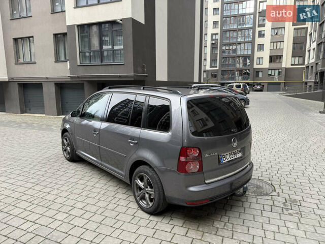 Серый Фольксваген Туран, объемом двигателя 1.9 л и пробегом 282 тыс. км за 6900 $, фото 18 на Automoto.ua