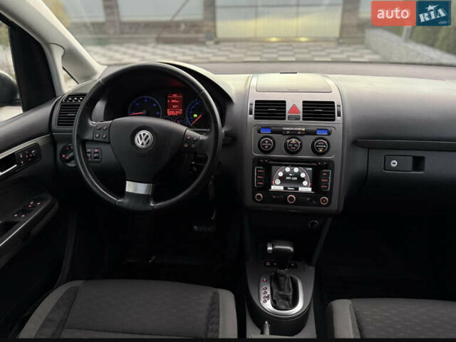 Серый Фольксваген Туран, объемом двигателя 1.9 л и пробегом 222 тыс. км за 7700 $, фото 6 на Automoto.ua