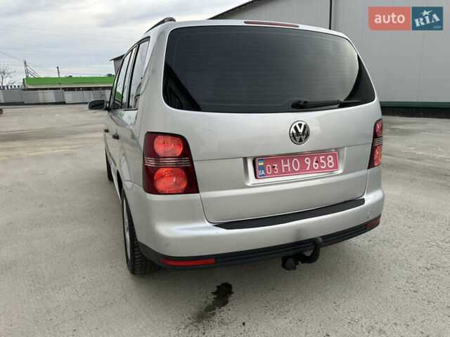 Серый Фольксваген Туран, объемом двигателя 1.6 л и пробегом 215 тыс. км за 6800 $, фото 9 на Automoto.ua