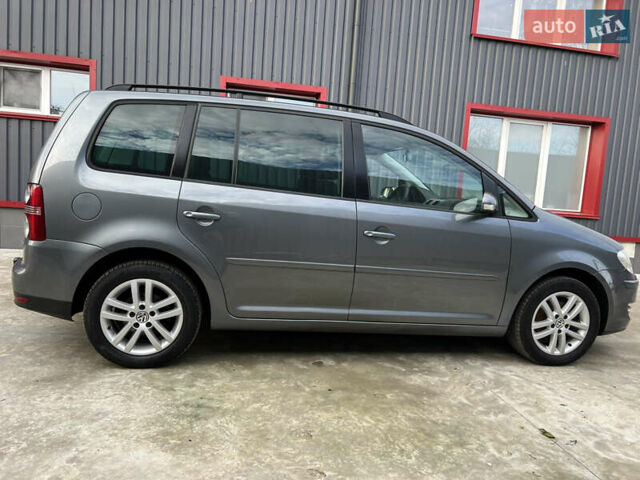 Серый Фольксваген Туран, объемом двигателя 1.6 л и пробегом 217 тыс. км за 8200 $, фото 7 на Automoto.ua