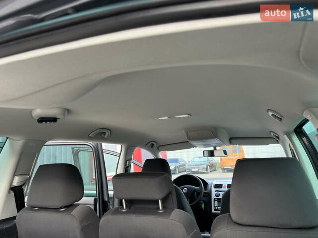 Серый Фольксваген Туран, объемом двигателя 1.6 л и пробегом 217 тыс. км за 8200 $, фото 58 на Automoto.ua