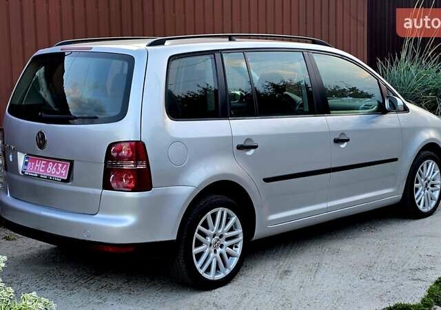 Сірий Фольксваген Туран, об'ємом двигуна 1.6 л та пробігом 225 тис. км за 7777 $, фото 15 на Automoto.ua