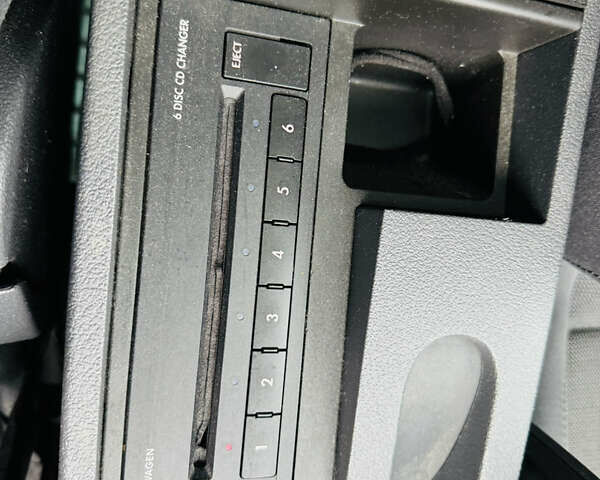 Серый Фольксваген Туран, объемом двигателя 2 л и пробегом 245 тыс. км за 7300 $, фото 30 на Automoto.ua