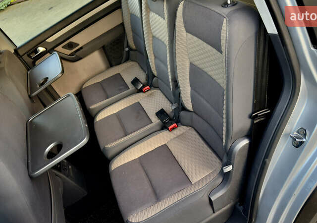 Сірий Фольксваген Туран, об'ємом двигуна 1.6 л та пробігом 218 тис. км за 8400 $, фото 37 на Automoto.ua