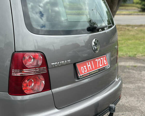 Серый Фольксваген Туран, объемом двигателя 1.4 л и пробегом 238 тыс. км за 6400 $, фото 11 на Automoto.ua