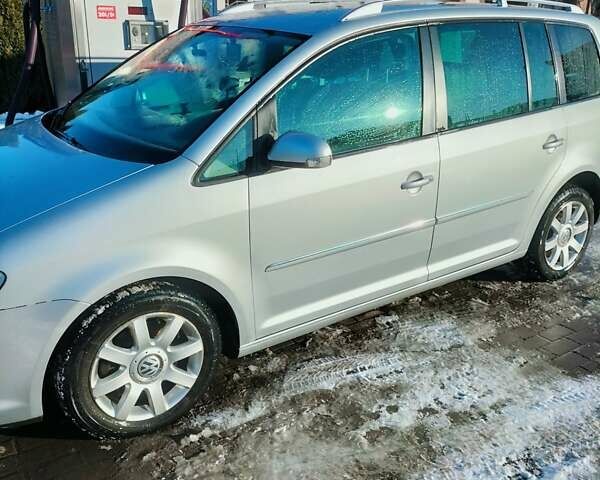 Серый Фольксваген Туран, объемом двигателя 1.4 л и пробегом 203 тыс. км за 7200 $, фото 27 на Automoto.ua