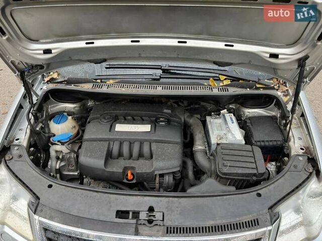 Серый Фольксваген Туран, объемом двигателя 1.6 л и пробегом 262 тыс. км за 6700 $, фото 26 на Automoto.ua