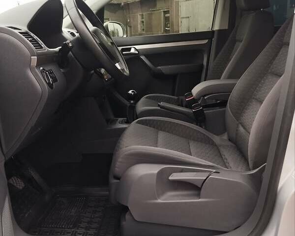 Серый Фольксваген Туран, объемом двигателя 1.6 л и пробегом 254 тыс. км за 7650 $, фото 35 на Automoto.ua