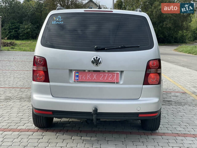 Серый Фольксваген Туран, объемом двигателя 1.9 л и пробегом 263 тыс. км за 7400 $, фото 9 на Automoto.ua