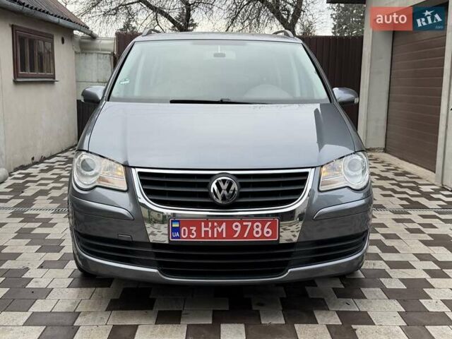 Серый Фольксваген Туран, объемом двигателя 1.6 л и пробегом 251 тыс. км за 6950 $, фото 5 на Automoto.ua