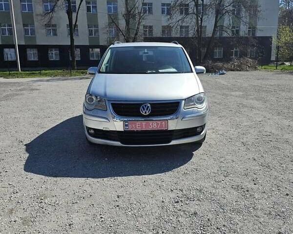 Сірий Фольксваген Туран, об'ємом двигуна 1.6 л та пробігом 262 тис. км за 6900 $, фото 7 на Automoto.ua