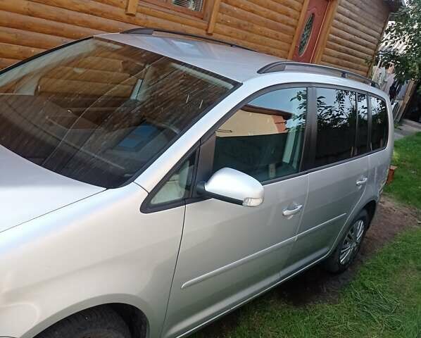 Сірий Фольксваген Туран, об'ємом двигуна 1.6 л та пробігом 285 тис. км за 6000 $, фото 3 на Automoto.ua