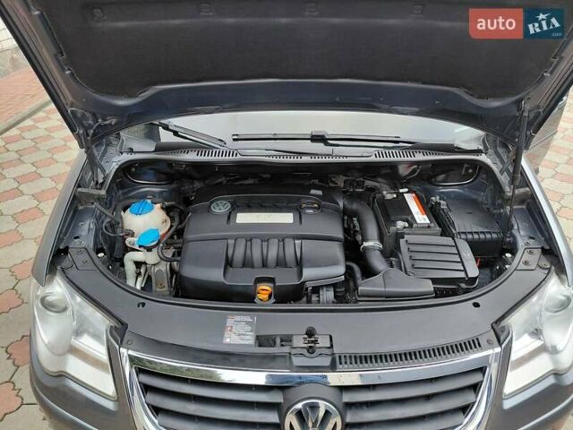 Серый Фольксваген Туран, объемом двигателя 1.6 л и пробегом 196 тыс. км за 7499 $, фото 28 на Automoto.ua