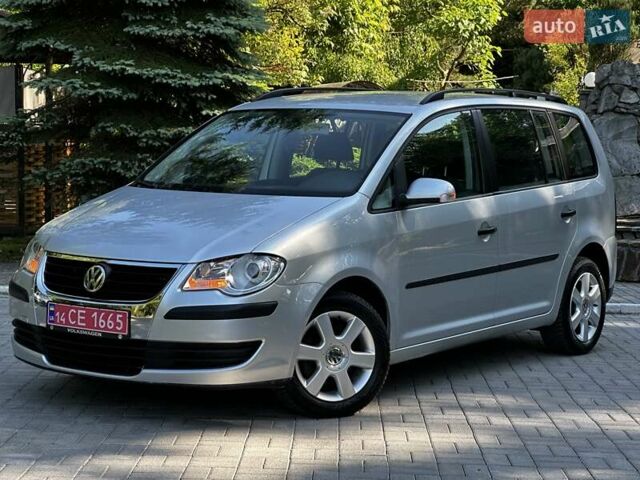 Сірий Фольксваген Туран, об'ємом двигуна 1.6 л та пробігом 230 тис. км за 6750 $, фото 2 на Automoto.ua