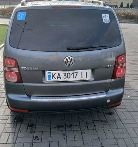 Серый Фольксваген Туран, объемом двигателя 1.4 л и пробегом 278 тыс. км за 6000 $, фото 7 на Automoto.ua