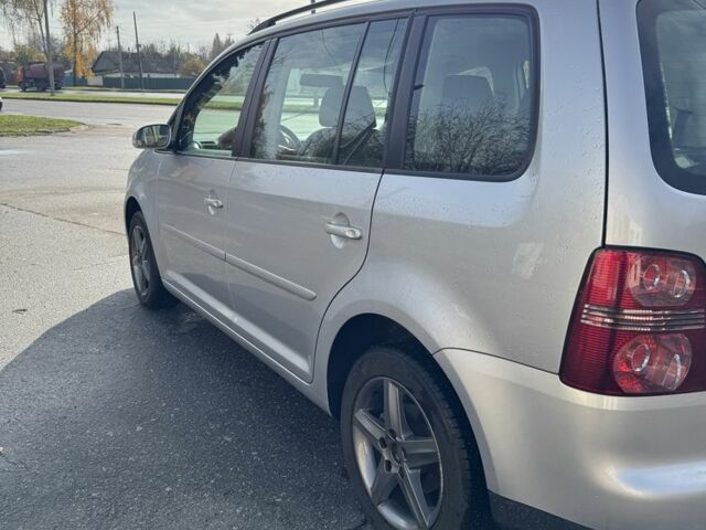 Фольксваген Туран 2007 в Лубнах на Automoto.ua Серый Фольксваген Туран, объемом двигателя 1.6 л и пробегом 199 тыс. км за 7699 $, фото 5 на Automoto.ua