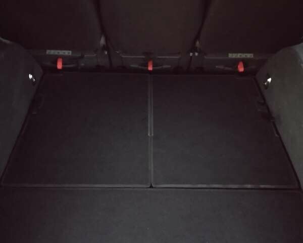 Серый Фольксваген Туран, объемом двигателя 1.6 л и пробегом 256 тыс. км за 6200 $, фото 29 на Automoto.ua