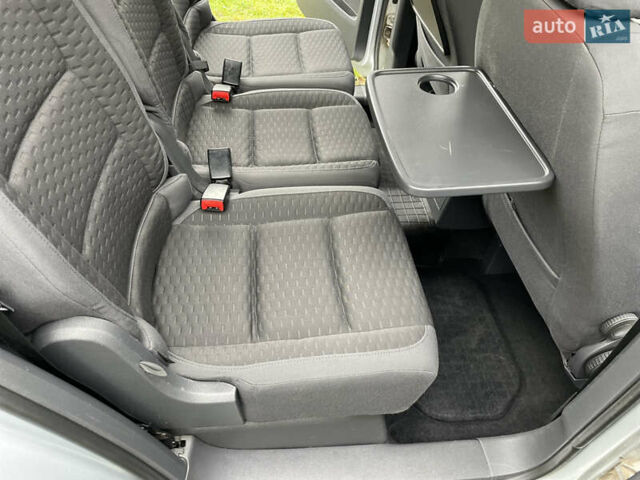 Серый Фольксваген Туран, объемом двигателя 1.9 л и пробегом 263 тыс. км за 7400 $, фото 22 на Automoto.ua