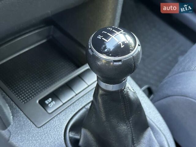 Сірий Фольксваген Туран, об'ємом двигуна 1.6 л та пробігом 230 тис. км за 6750 $, фото 79 на Automoto.ua