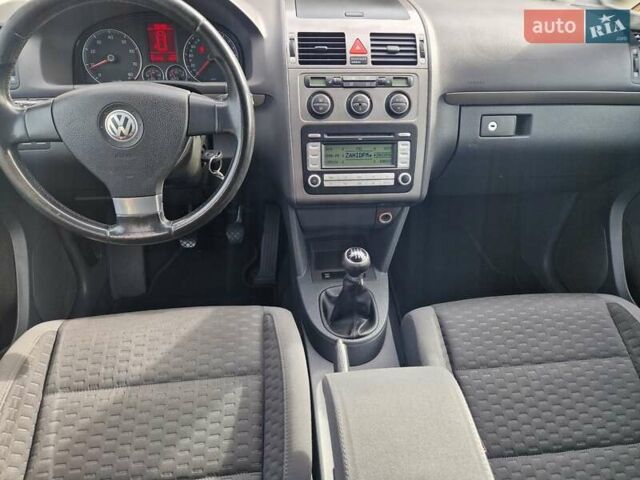 Серый Фольксваген Туран, объемом двигателя 1.39 л и пробегом 211 тыс. км за 6200 $, фото 15 на Automoto.ua