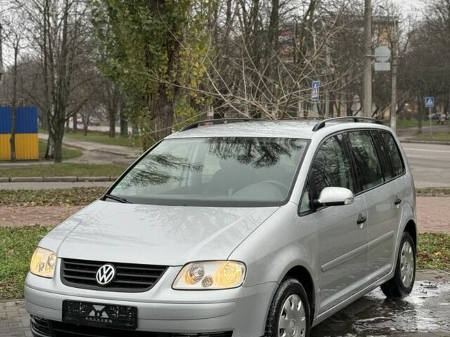 Серый Фольксваген Туран, объемом двигателя 0 л и пробегом 300 тыс. км за 3350 $, фото 1 на Automoto.ua