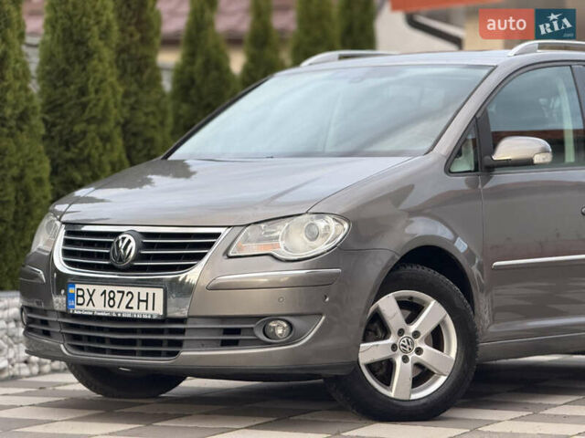 Сірий Фольксваген Туран, об'ємом двигуна 1.9 л та пробігом 221 тис. км за 6600 $, фото 11 на Automoto.ua