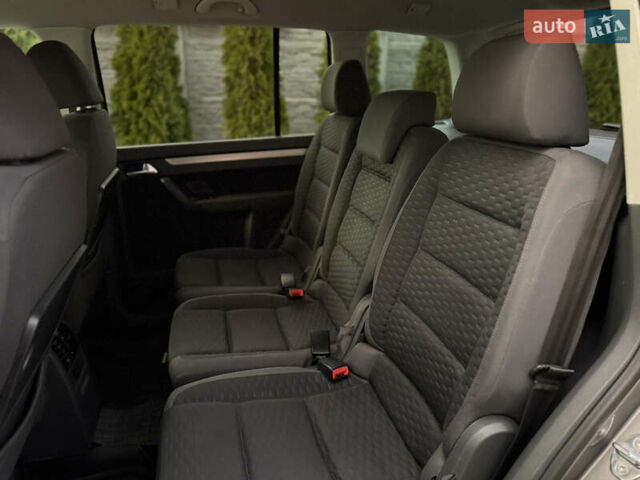 Сірий Фольксваген Туран, об'ємом двигуна 1.9 л та пробігом 221 тис. км за 6600 $, фото 36 на Automoto.ua