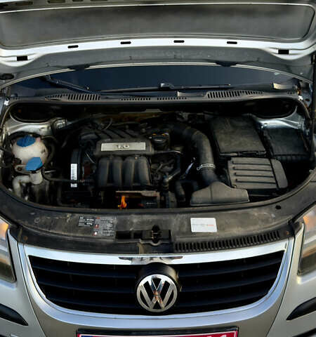 Сірий Фольксваген Туран, об'ємом двигуна 1.6 л та пробігом 218 тис. км за 8400 $, фото 55 на Automoto.ua