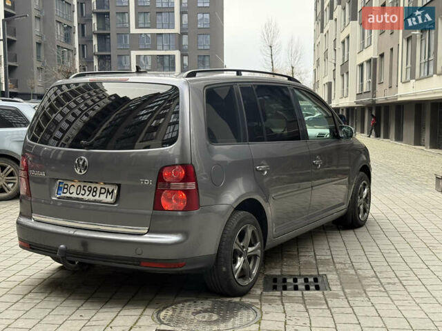 Серый Фольксваген Туран, объемом двигателя 1.9 л и пробегом 282 тыс. км за 6900 $, фото 8 на Automoto.ua